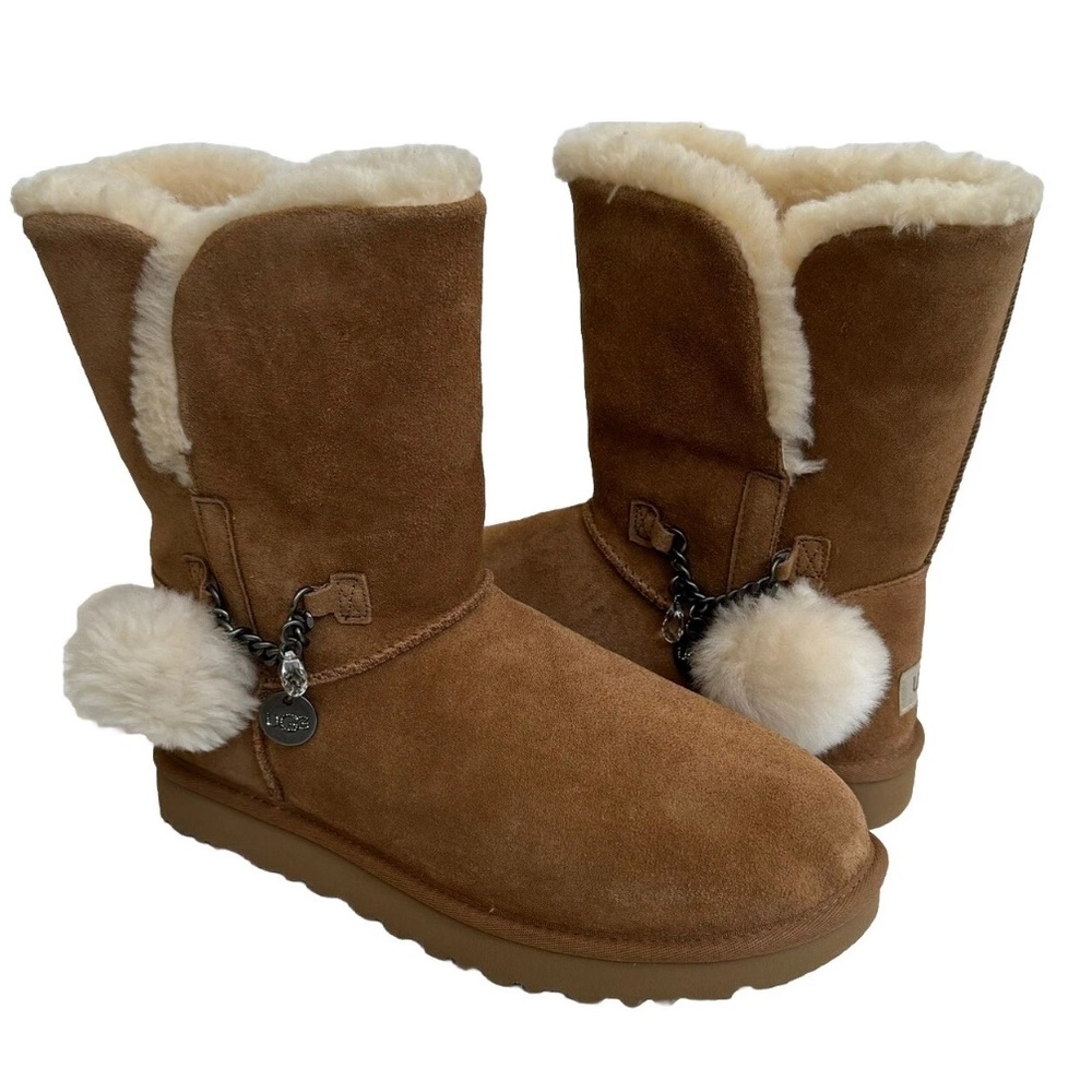 Authentic UGG Classic Short Charm Boots with Pom Pom in Chesnut